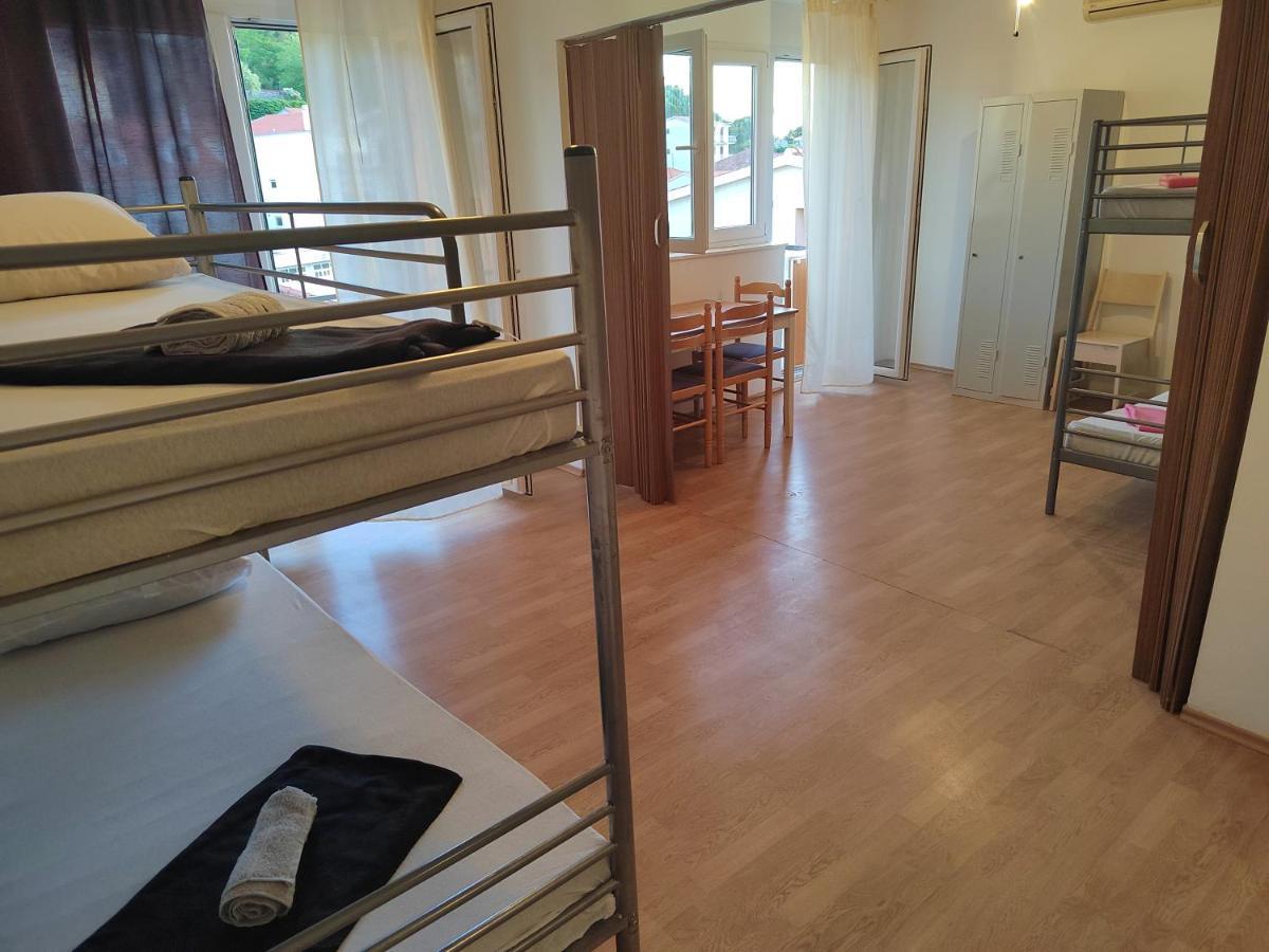 Hostel Rasema Τρογκίρ Εξωτερικό φωτογραφία