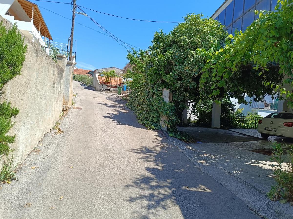 Hostel Rasema Τρογκίρ Εξωτερικό φωτογραφία